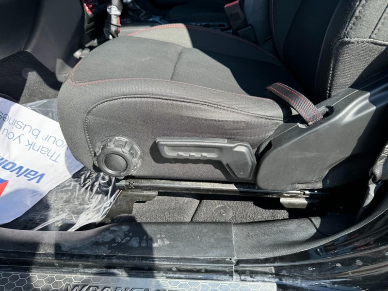 Jeep Wrangler Unlimited Vehicle Full-screen Gallery Image 17