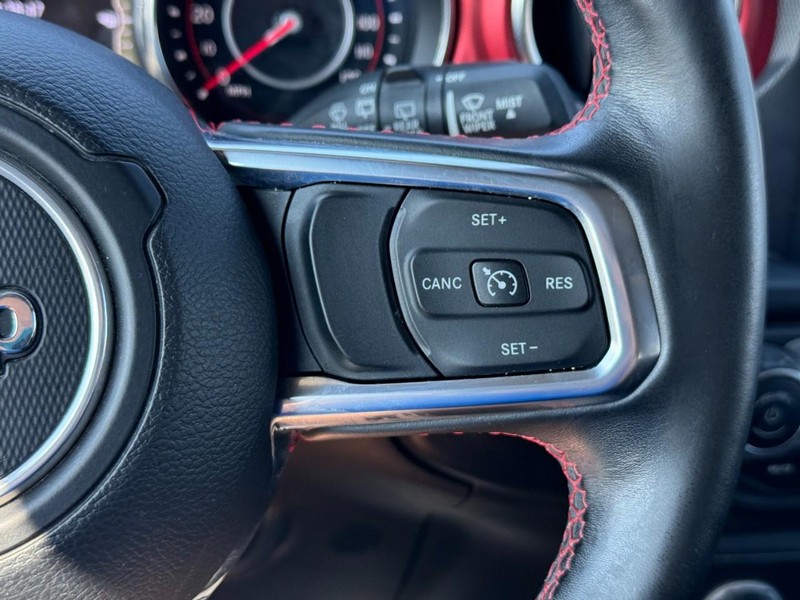 Jeep Wrangler Unlimited Vehicle Full-screen Gallery Image 21
