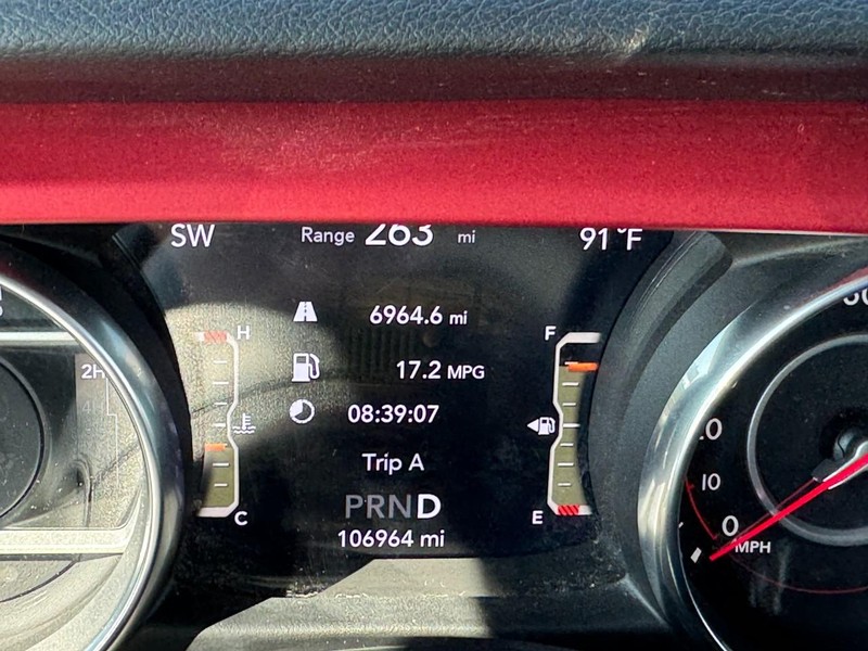 Jeep Wrangler Unlimited Vehicle Full-screen Gallery Image 26