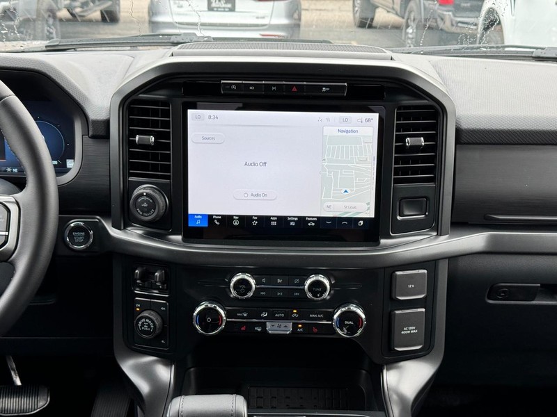 Ford F-150 Vehicle Full-screen Gallery Image 16