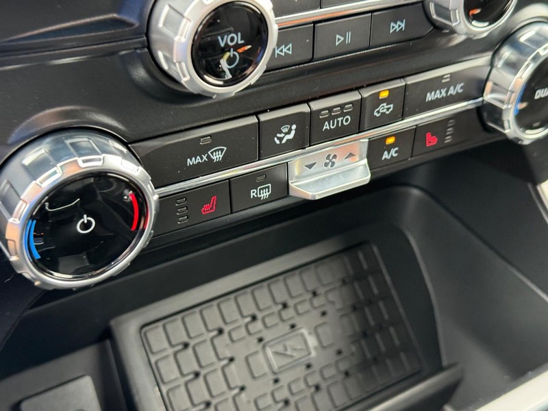 Ford F-150 Vehicle Full-screen Gallery Image 23