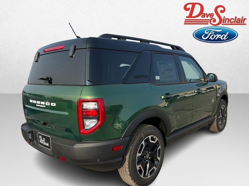 Ford Bronco Sport Vehicle Full-screen Gallery Image 07
