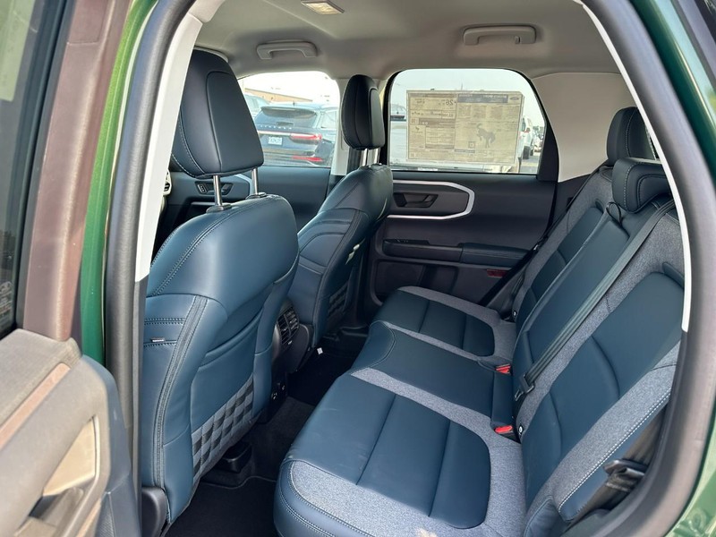 Ford Bronco Sport Vehicle Full-screen Gallery Image 11