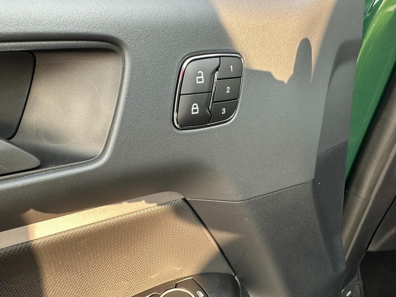 Ford Bronco Sport Vehicle Full-screen Gallery Image 18