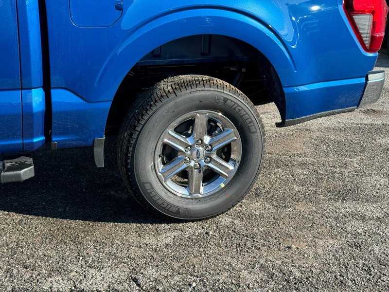 Ford F-150 Vehicle Full-screen Gallery Image 11