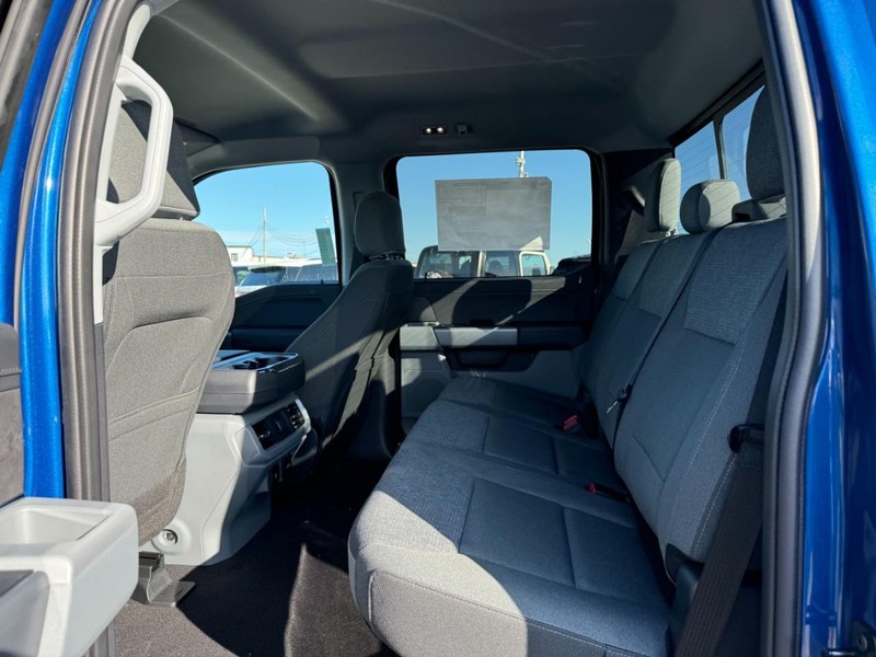 Ford F-150 Vehicle Full-screen Gallery Image 12