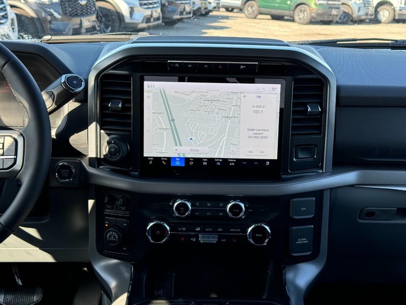 Ford F-150 Vehicle Full-screen Gallery Image 16