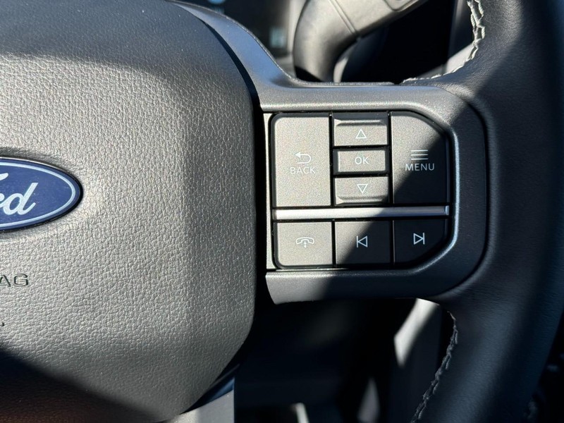 Ford F-150 Vehicle Full-screen Gallery Image 22