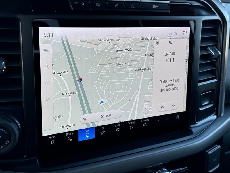 Ford F-150 Vehicle Full-screen Gallery Image 23