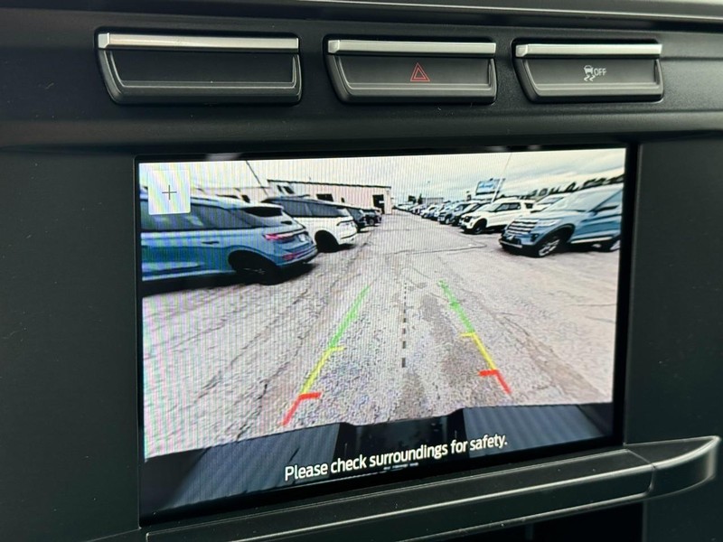 Ford Super Duty F-250 SRW Vehicle Full-screen Gallery Image 22