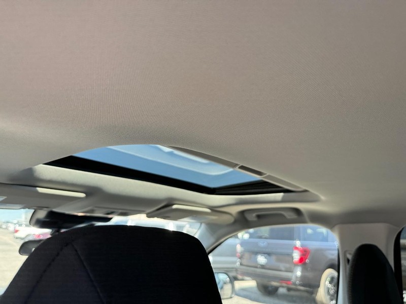 Ford Maverick Vehicle Full-screen Gallery Image 13