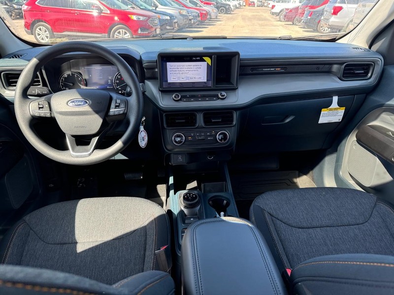 Ford Maverick Vehicle Full-screen Gallery Image 14