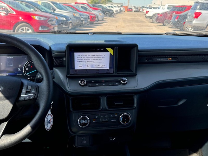 Ford Maverick Vehicle Full-screen Gallery Image 16