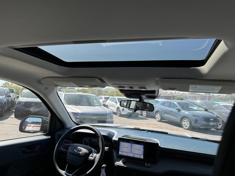 Ford Maverick Vehicle Full-screen Gallery Image 14
