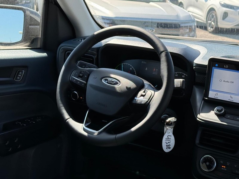 Ford Maverick Vehicle Full-screen Gallery Image 16