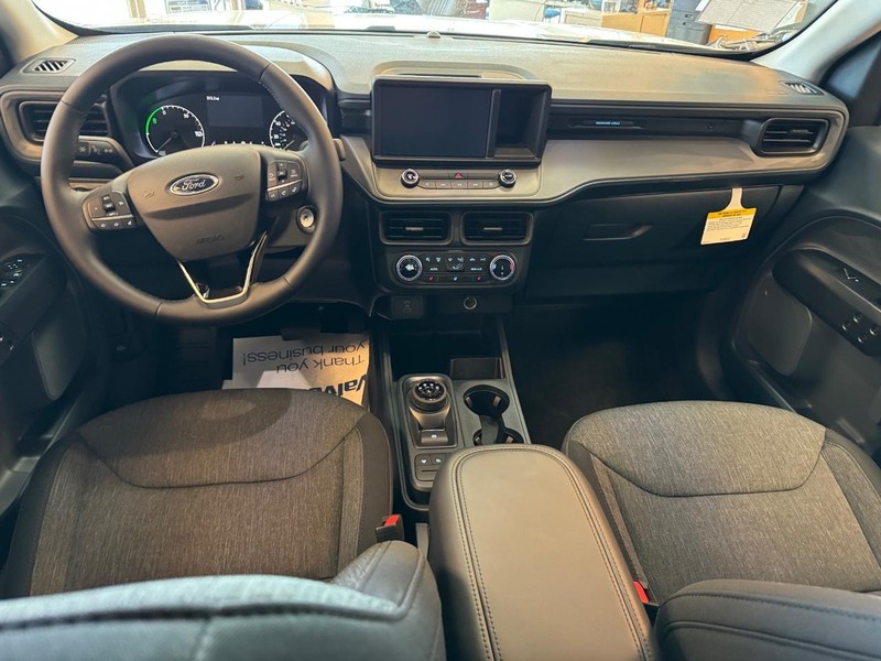 Ford Maverick Vehicle Full-screen Gallery Image 12