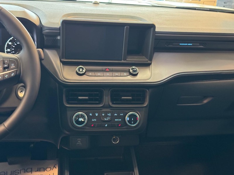 Ford Maverick Vehicle Full-screen Gallery Image 14