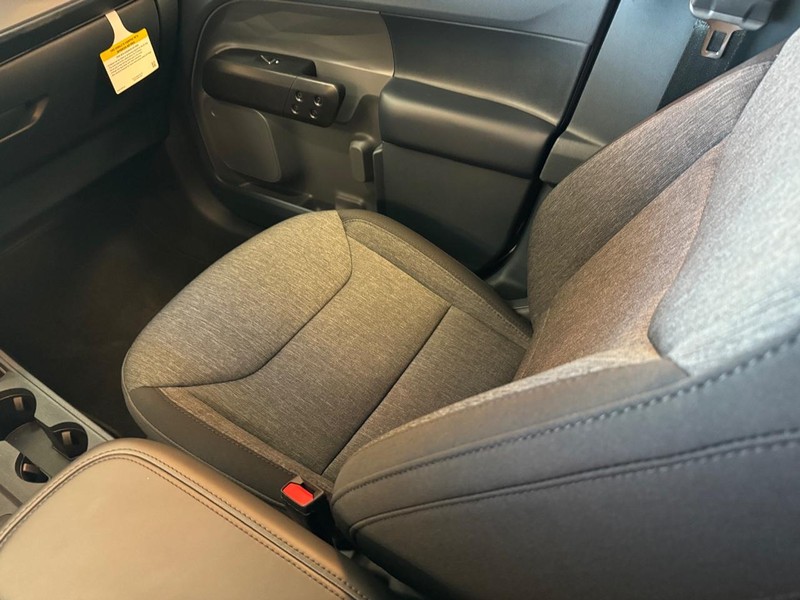 Ford Maverick Vehicle Full-screen Gallery Image 16