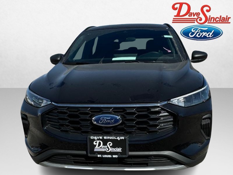 Ford Escape Vehicle Full-screen Gallery Image 02