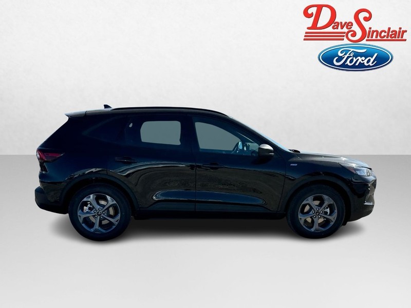 Ford Escape Vehicle Full-screen Gallery Image 05