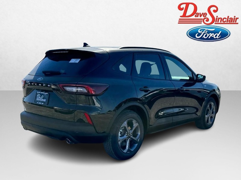 Ford Escape Vehicle Full-screen Gallery Image 07