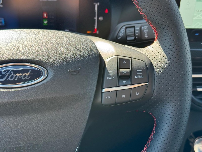 Ford Escape Vehicle Full-screen Gallery Image 22