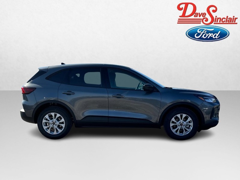Ford Escape Vehicle Full-screen Gallery Image 05