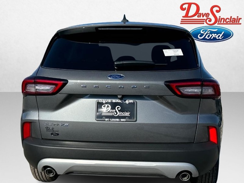 Ford Escape Vehicle Full-screen Gallery Image 08