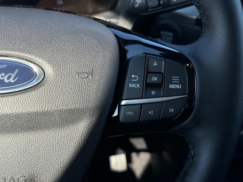 Ford Escape Vehicle Full-screen Gallery Image 21