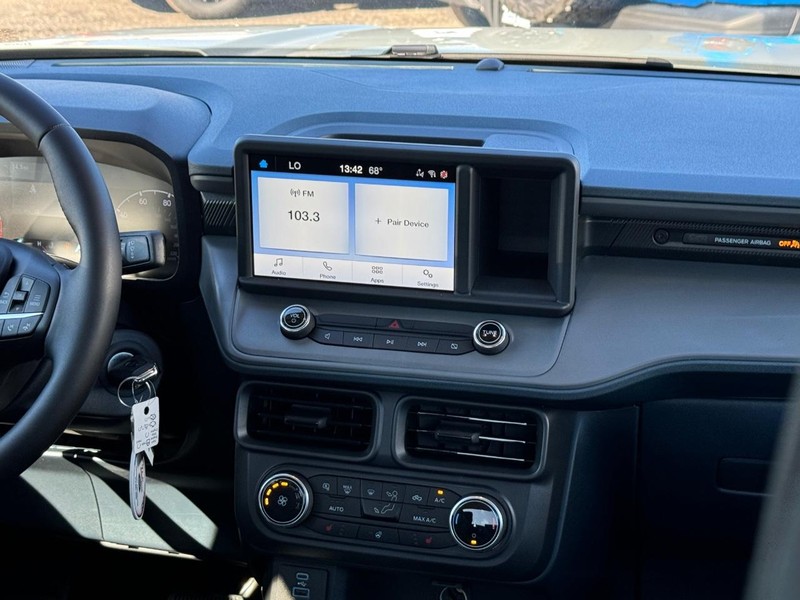 Ford Maverick Vehicle Full-screen Gallery Image 16