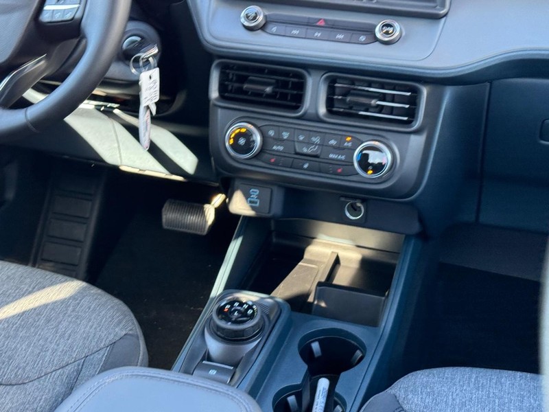 Ford Maverick Vehicle Full-screen Gallery Image 17