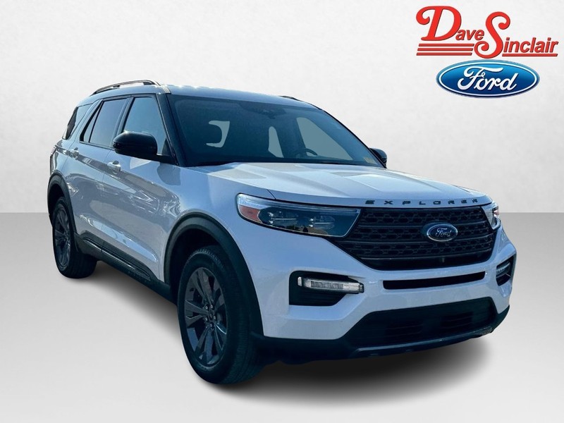Ford Explorer Vehicle Full-screen Gallery Image 04