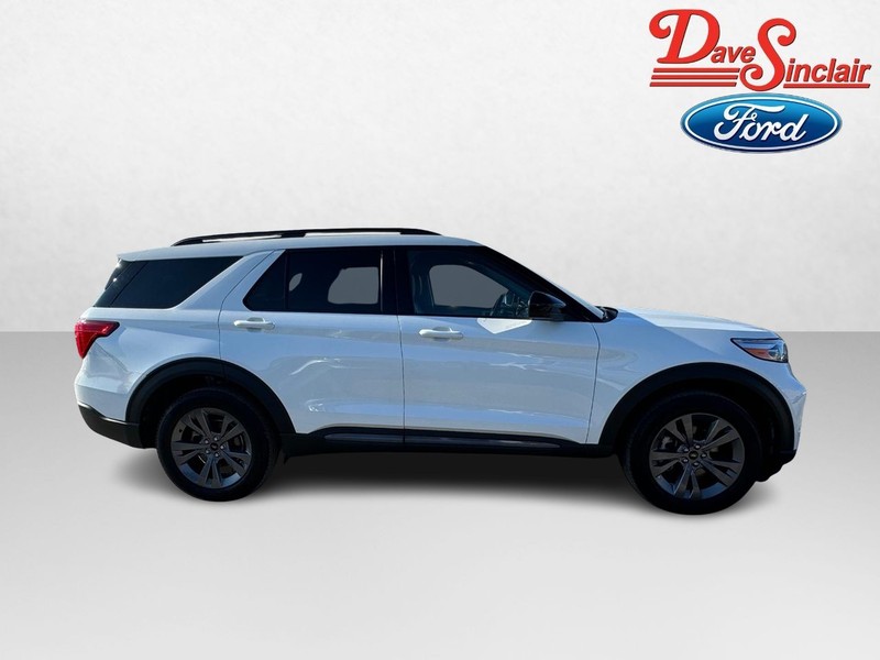 Ford Explorer Vehicle Full-screen Gallery Image 05