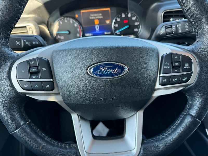 Ford Explorer Vehicle Full-screen Gallery Image 20