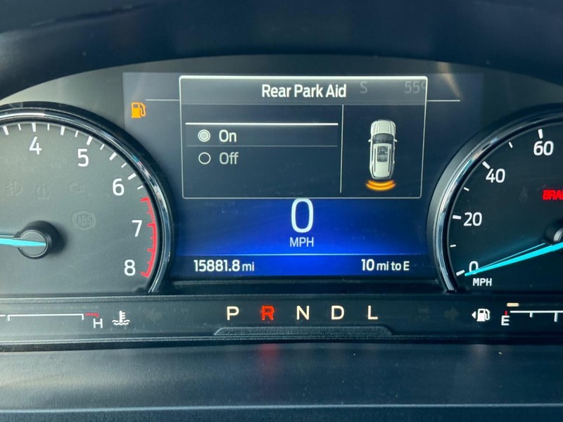 Ford Explorer Vehicle Full-screen Gallery Image 25