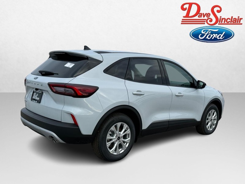 Ford Escape Vehicle Full-screen Gallery Image 07