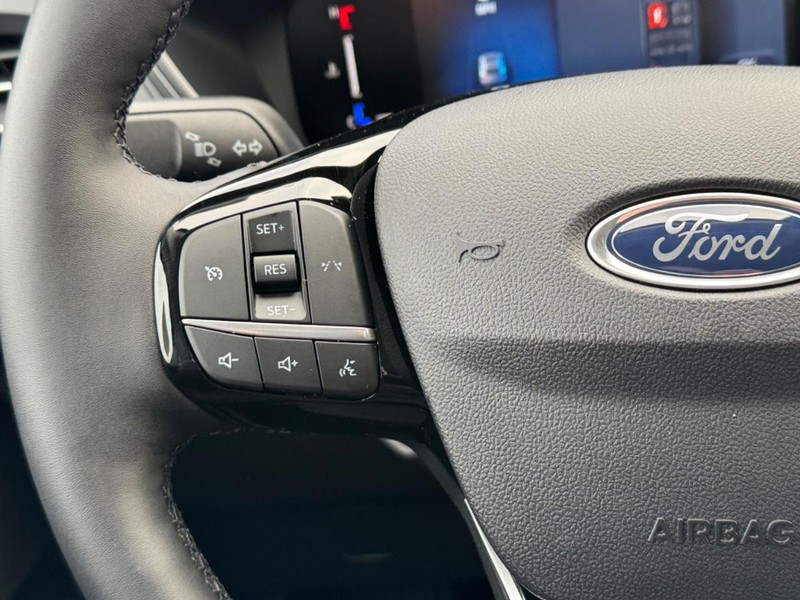 Ford Escape Vehicle Full-screen Gallery Image 20