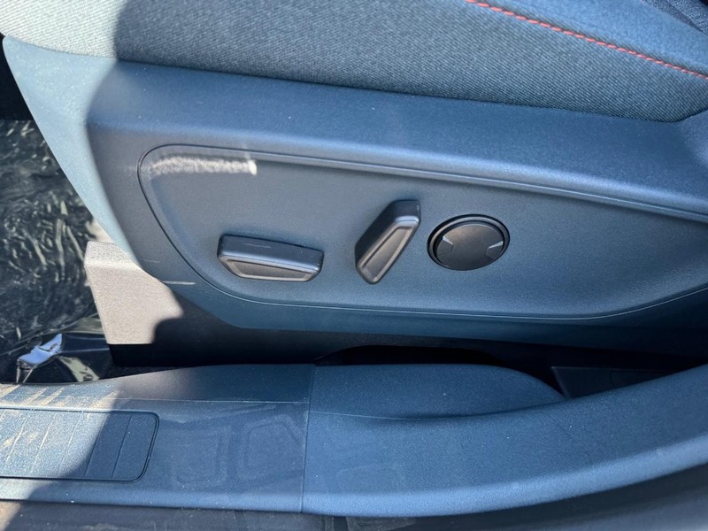 Ford Maverick Vehicle Full-screen Gallery Image 18