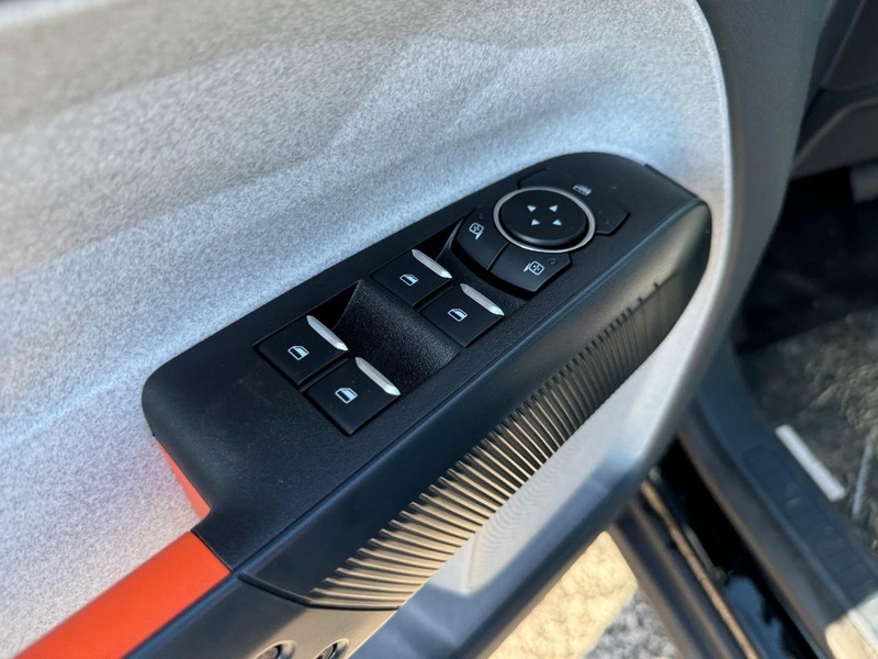 Ford Maverick Vehicle Full-screen Gallery Image 19