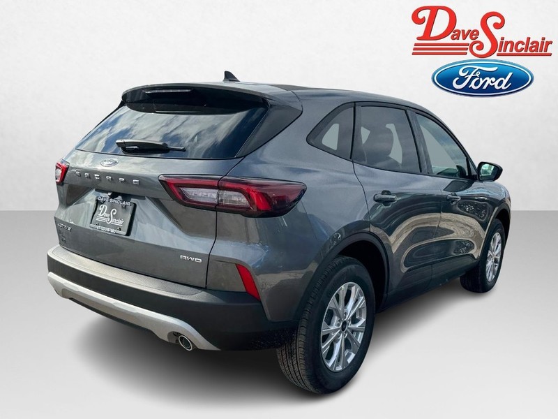 Ford Escape Vehicle Full-screen Gallery Image 07