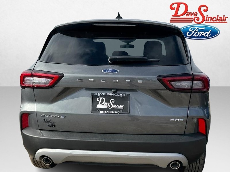 Ford Escape Vehicle Full-screen Gallery Image 08