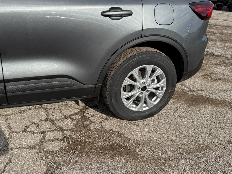 Ford Escape Vehicle Full-screen Gallery Image 11