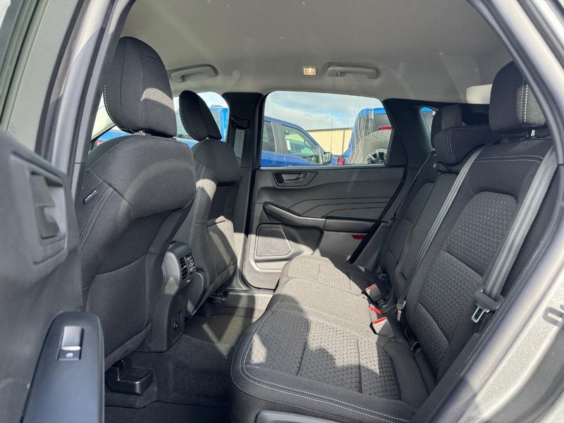Ford Escape Vehicle Full-screen Gallery Image 12