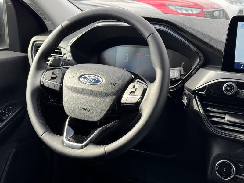 Ford Escape Vehicle Full-screen Gallery Image 15