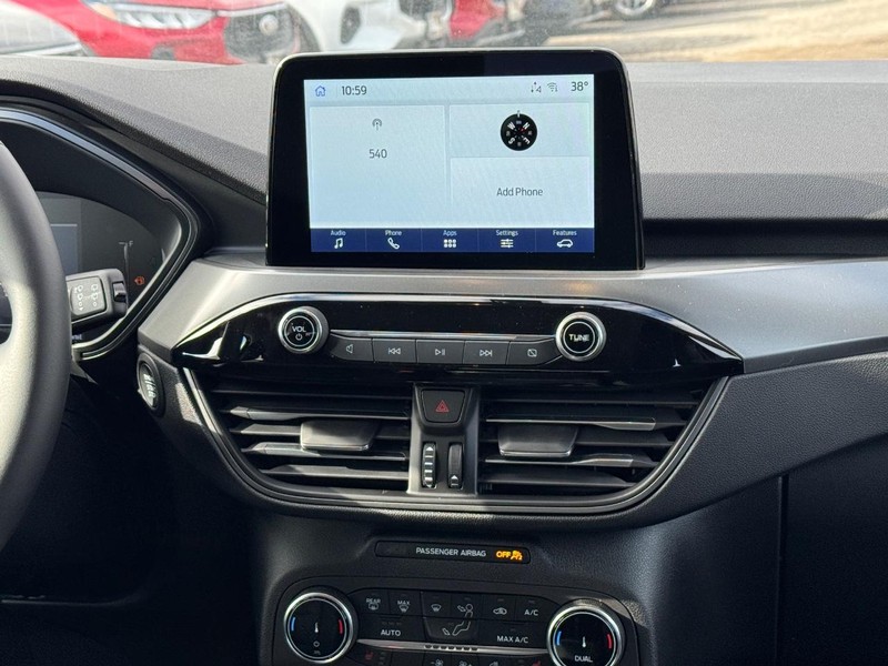 Ford Escape Vehicle Full-screen Gallery Image 16