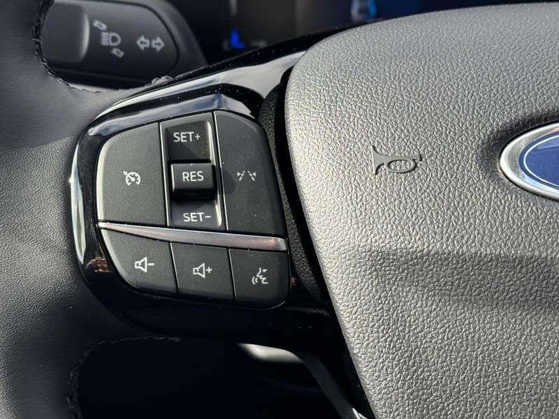 Ford Escape Vehicle Full-screen Gallery Image 21