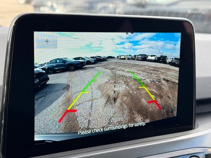 Ford Escape Vehicle Full-screen Gallery Image 24