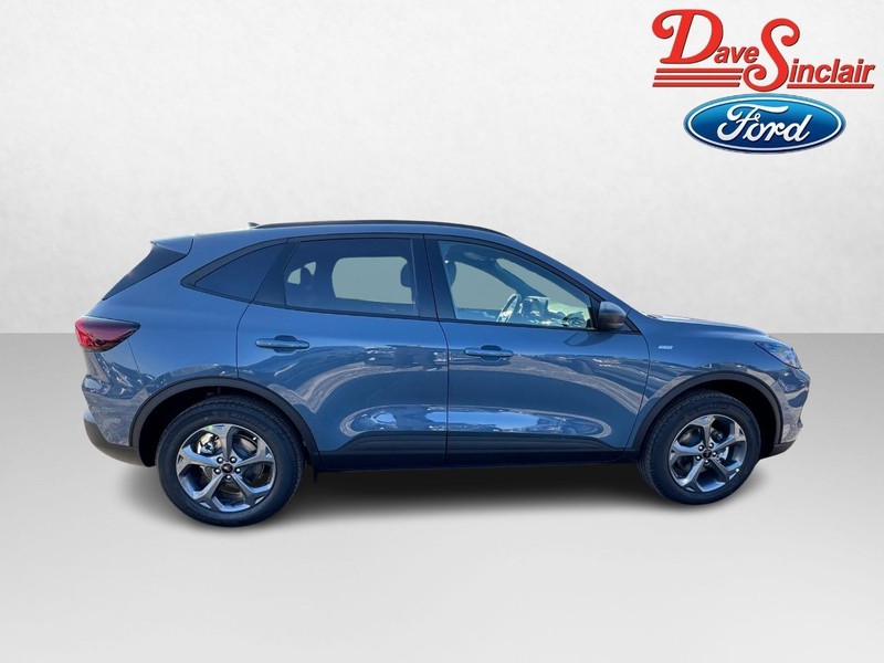 Ford Escape Vehicle Full-screen Gallery Image 05