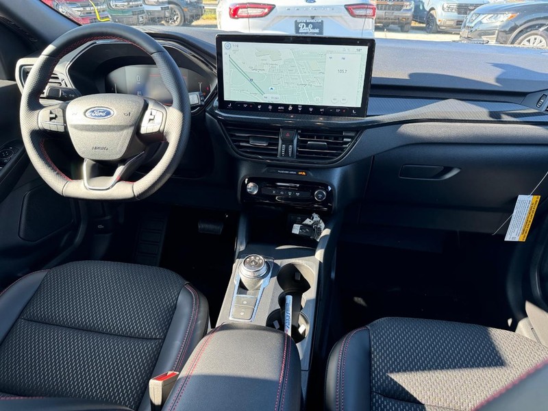 Ford Escape Vehicle Full-screen Gallery Image 14