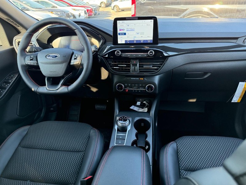 Ford Escape Vehicle Full-screen Gallery Image 14